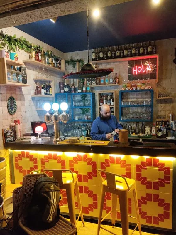 HOLA Tapas Bar