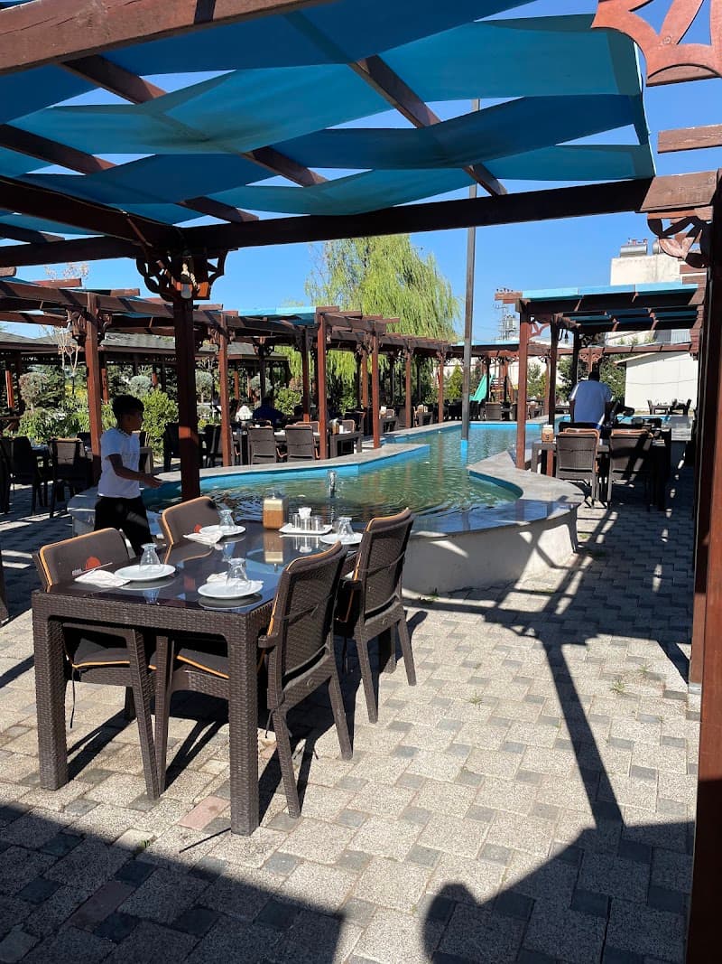 Göbel Gizli Bahçe Kokoreç